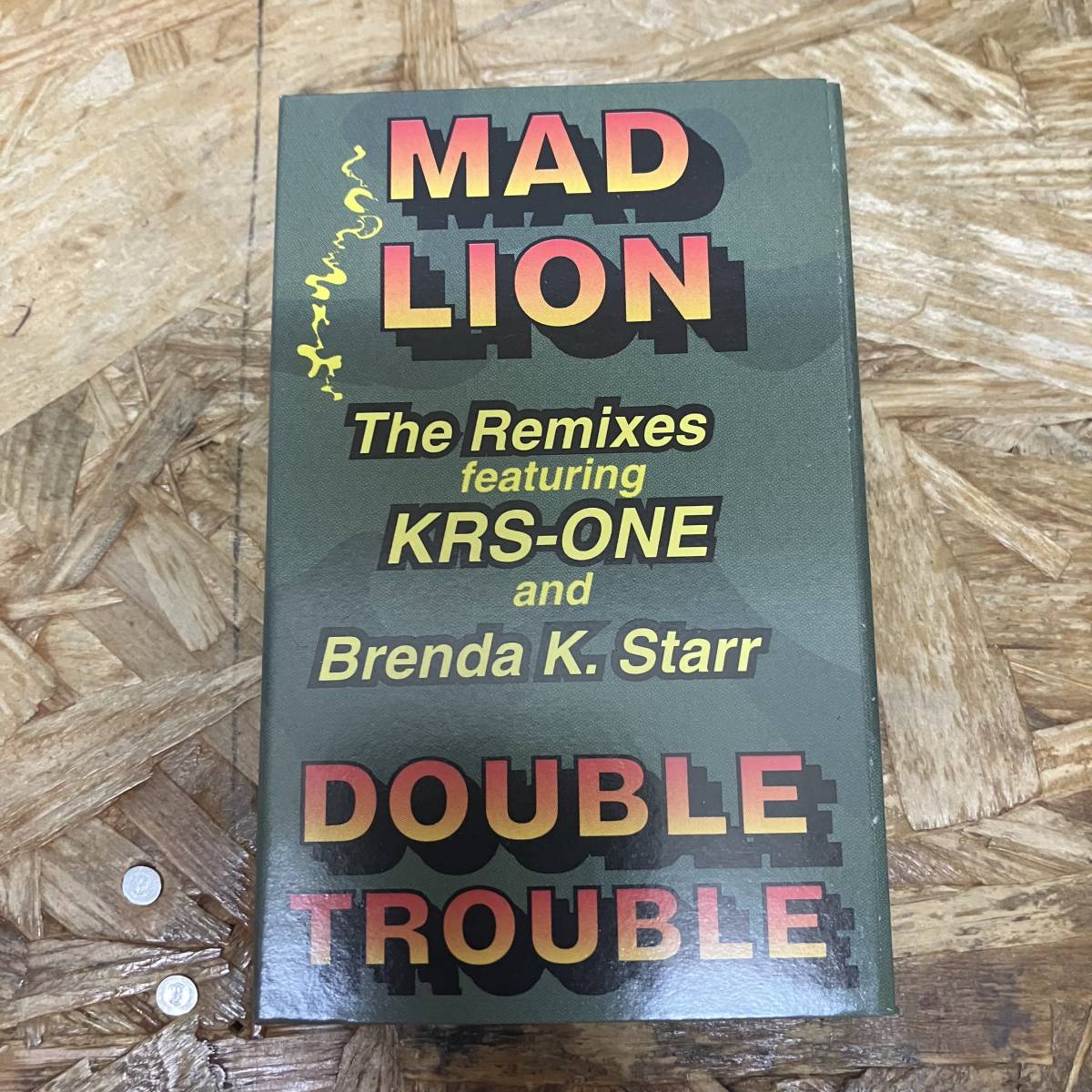 ク HIPHOP,R&B MAD LION - DOUBLE TROUBLE REMIXES シングル TAPE 中古品_画像1