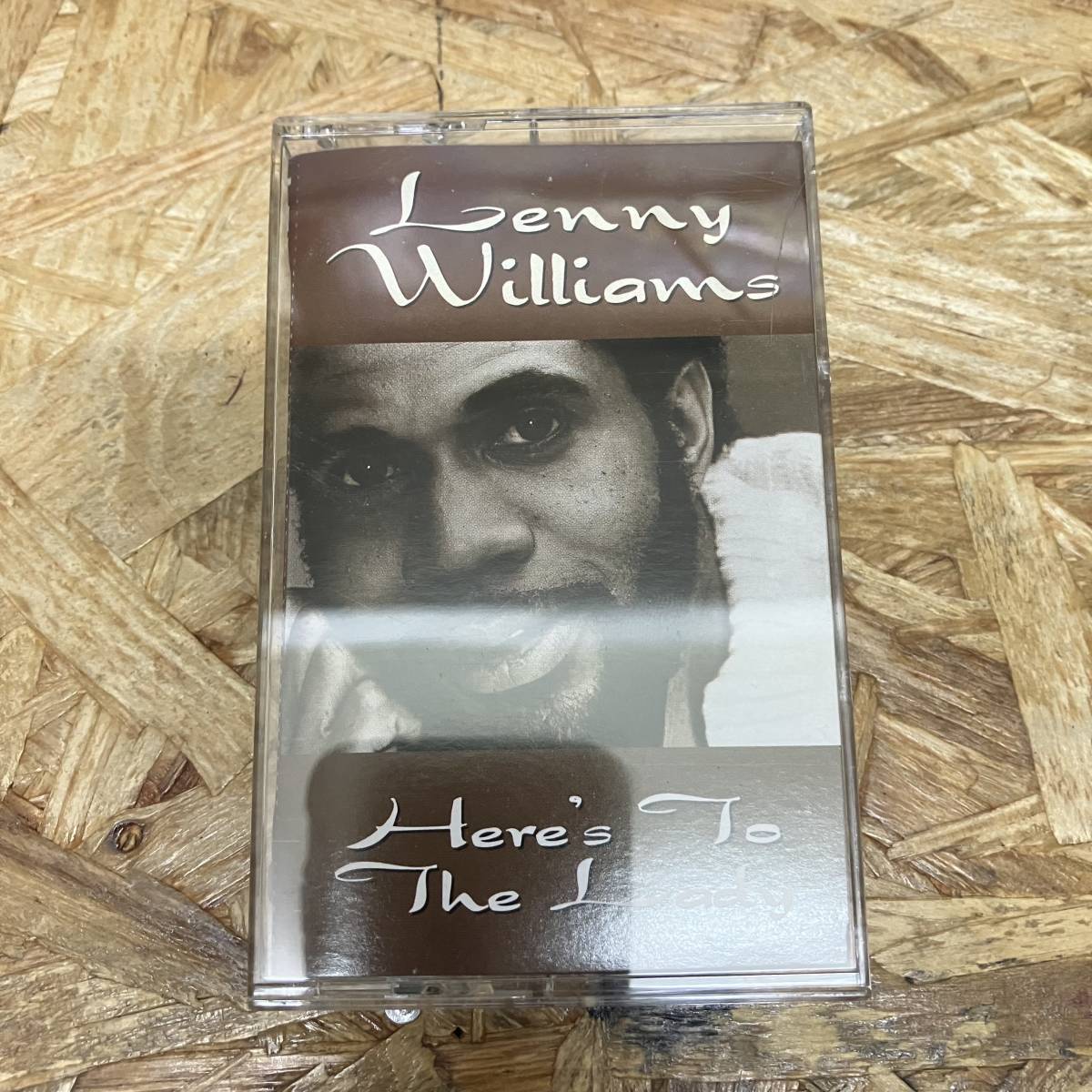 シ HIPHOP,R&B LENNY WILLIAMS - HERE'S TO THE LADY アルバム TAPE 中古品_画像1