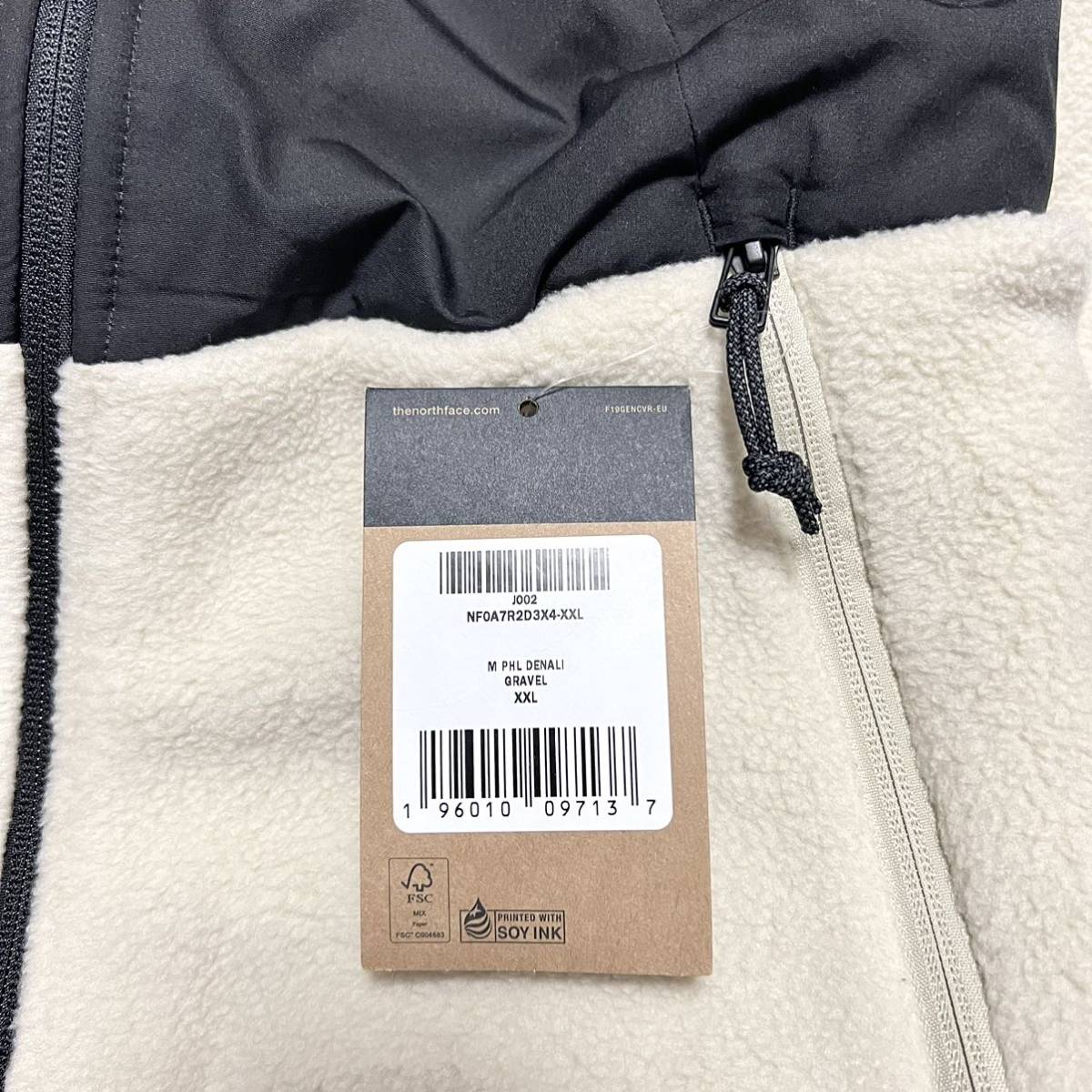 XXL 新品 海外限定デザイン ノースフェイス センターロゴ XXL 新品 海外限定デザイン ノースフェイス センターロゴ