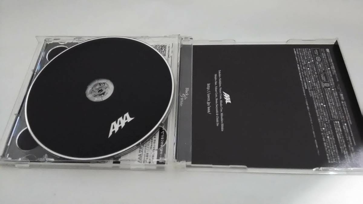 E209 ☆★【CD＋DVD】AAA(トリプル・エー) Black & White(ブラック アンド ホワイト) ジャケットA(黒) ★ 帯付 送料185円～ ☆_画像3