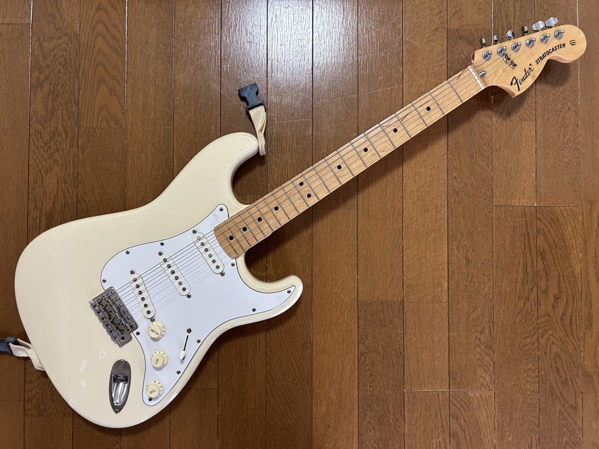 ヴィンテージ復刻 FENDER JAPAN STRATOCASTER ST-72 フェンダー