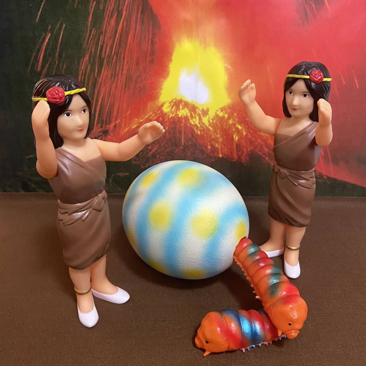 Yahoo!オークション - M1号 小美人 モスラ 幼虫 ソフビ 繭 Yahoo!オークション - M1号 小美人 モスラ 幼虫 ソフビ 繭