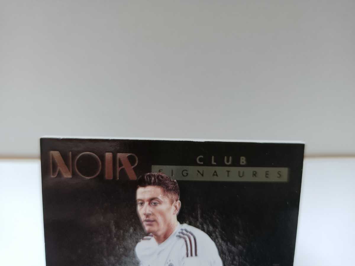 2016-17 Noir Club Signatures Robert Lewandowski Bayern Munich Rare #/99 オンカード_画像4