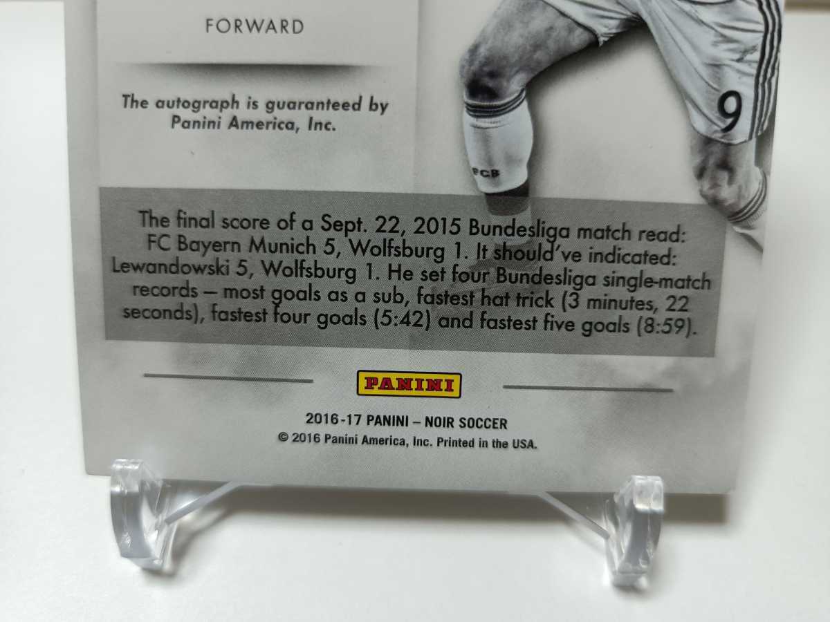 2016-17 Noir Club Signatures Robert Lewandowski Bayern Munich Rare #/99 オンカード_画像9