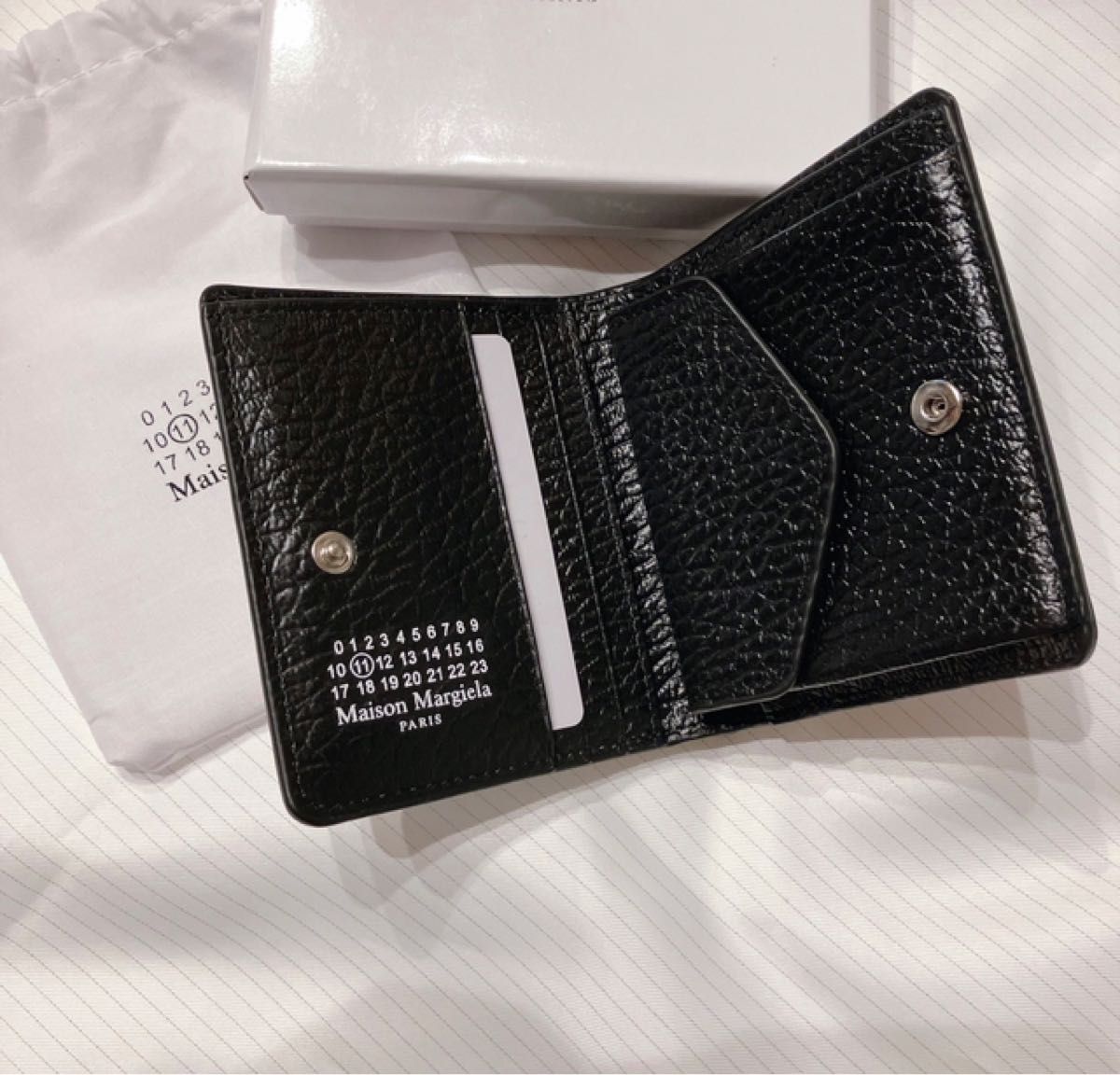 大人気☆ 新品 Maison Margiela メゾンマルジェラmm6 二つ折り財布