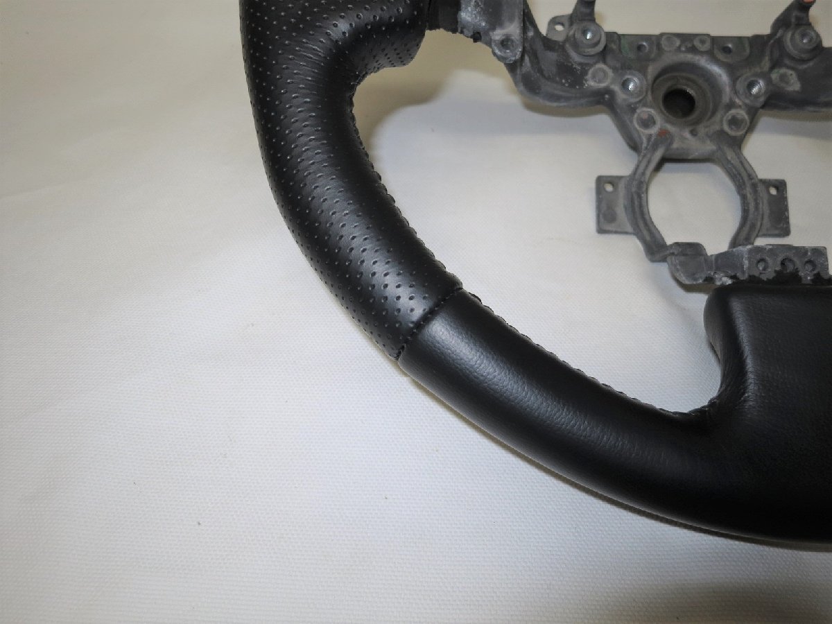 新品! GTR GT-R R35 純正 革 ステアリング ハンドル 48430-JF00A 48430JF00A 管理番号(W-3769)_画像3