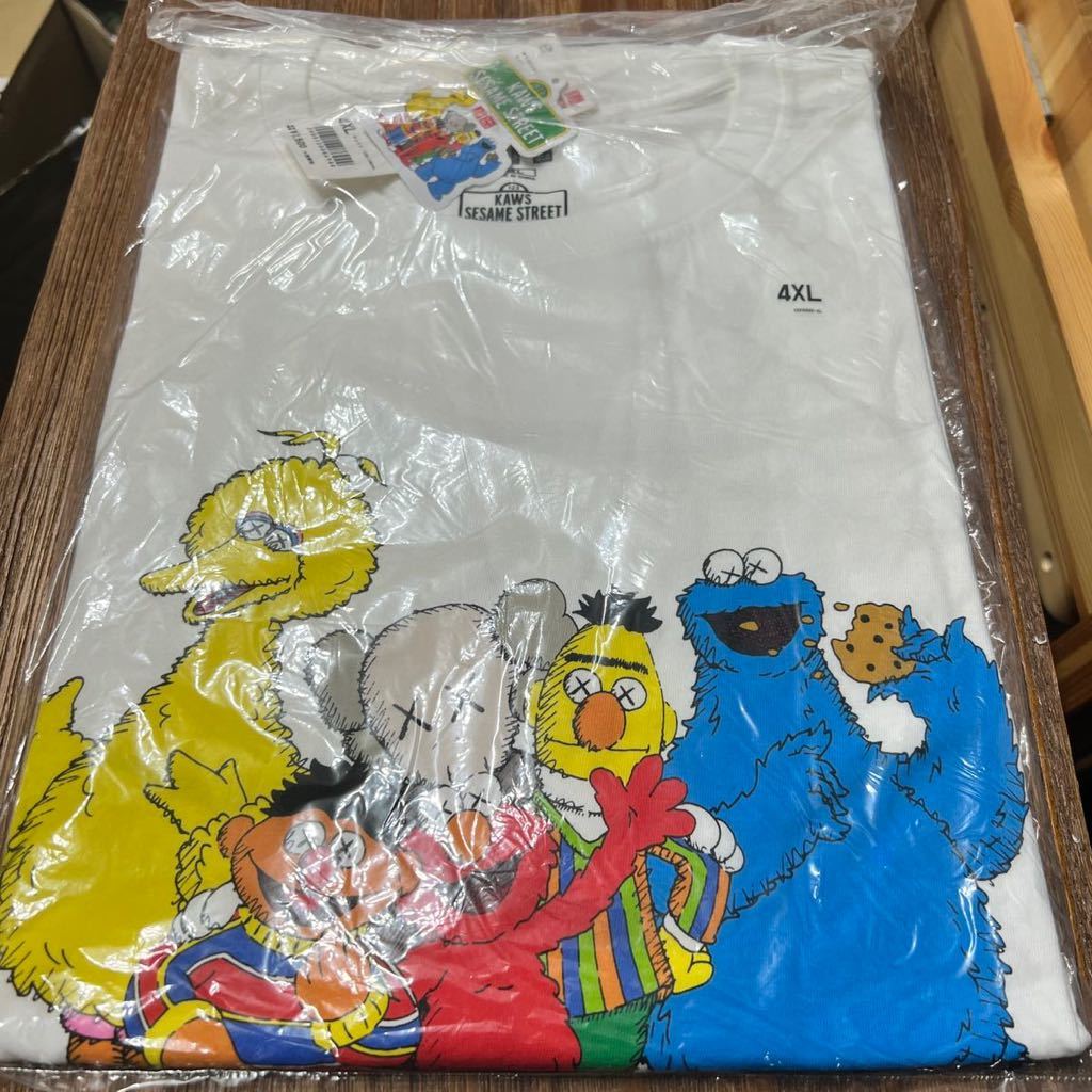 貴重サイズ 4XL UNIQLO UT KAWS セサミストリート コラボ 限定 Tシャツ カウズ ユニクロ カウズ コラボTシャツ