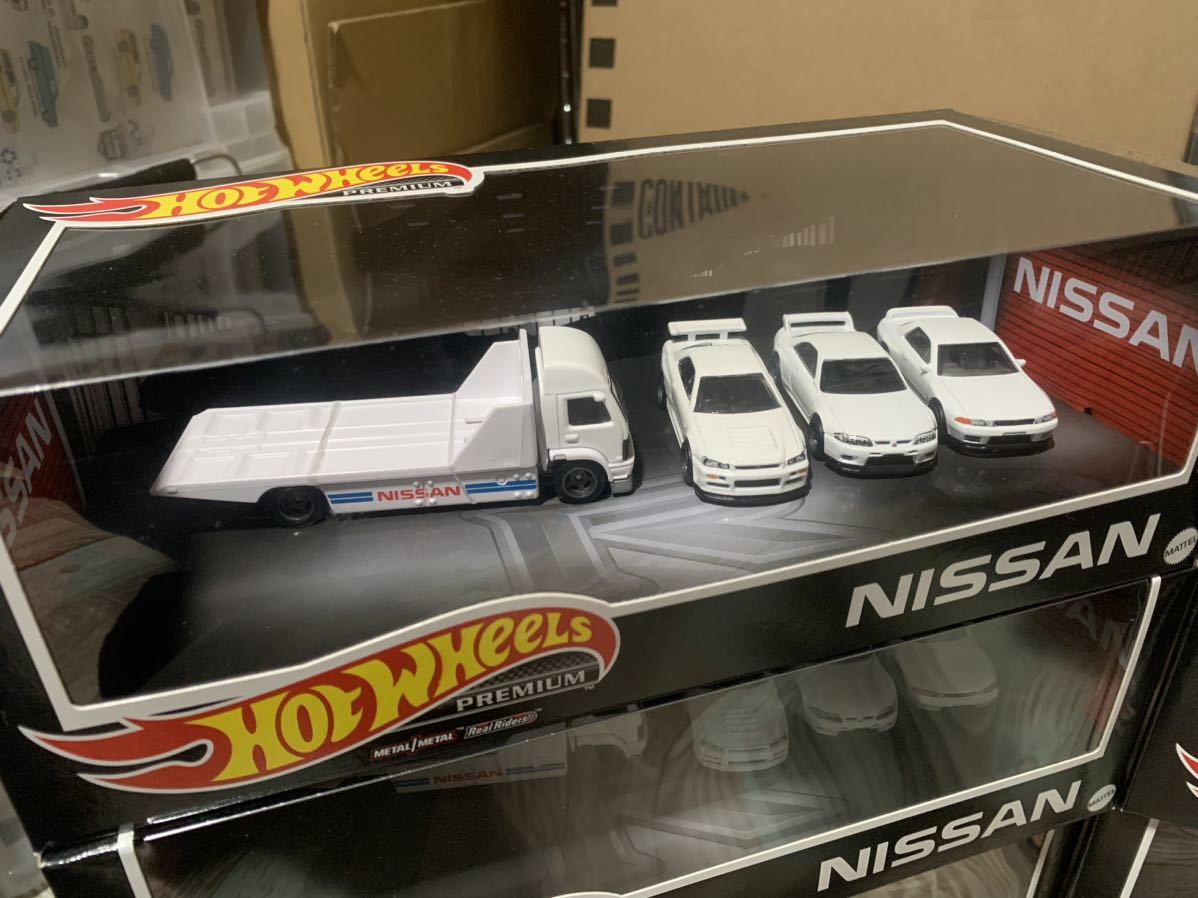 希少！8セット！ホットウィール hotwheels プレミアム コレクターセット スカイライン ジェネレーションズ BNR32 BCNR33 BNR34 GT-R_画像2