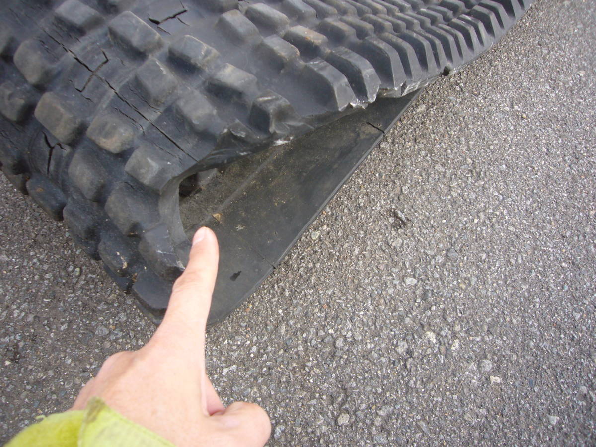 中古品 BRIDGESTONE 除雪機用 ゴムクローラー 300x72x42 300-42 中古品 BRIDGESTONE 除雪機用 ゴムクローラー 300x72x42 300-42