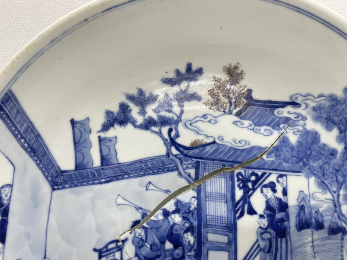 古い染付獅子唐草文壷(中国景徳鎮窯で生産?)