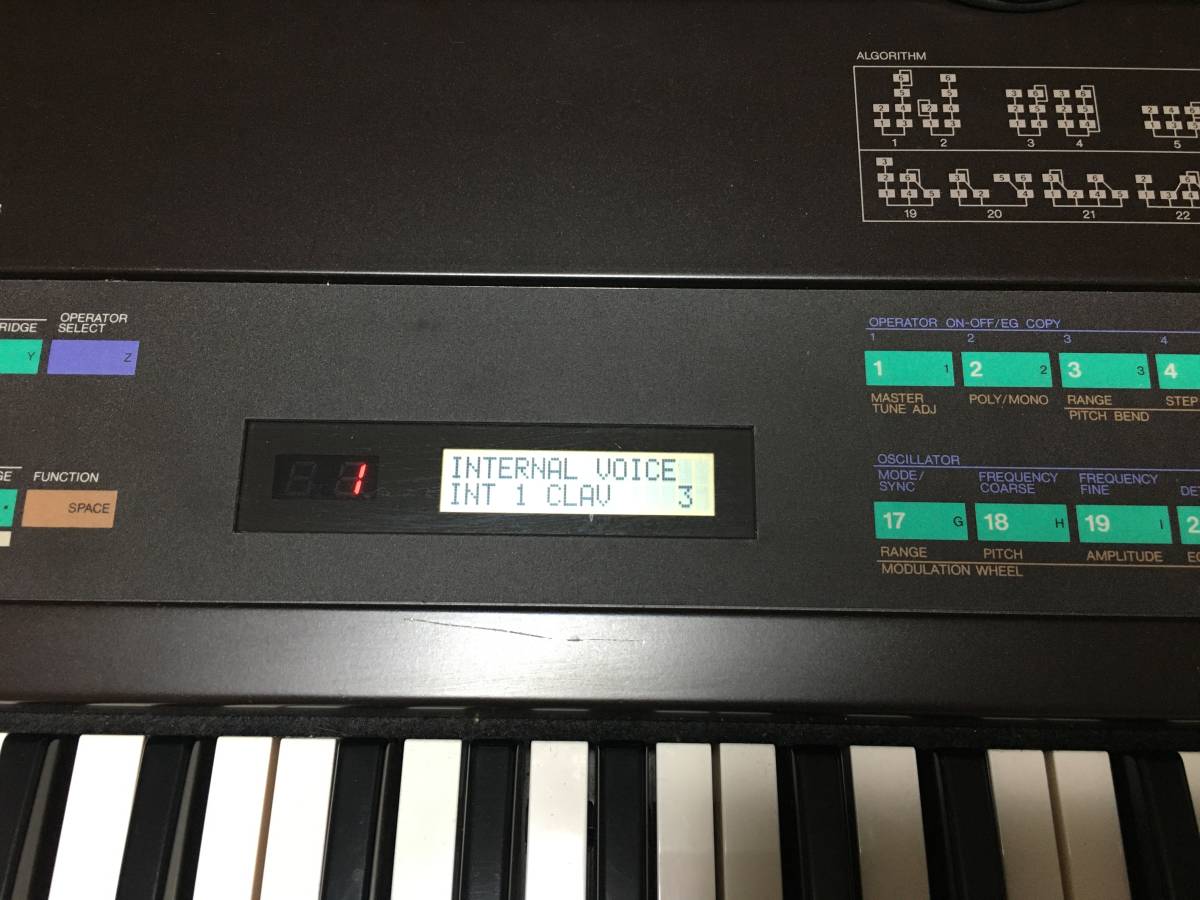 957】 YAMAHA ヤマハ シンセサイザー DX7 DATA ROM/カートリッジ 通電
