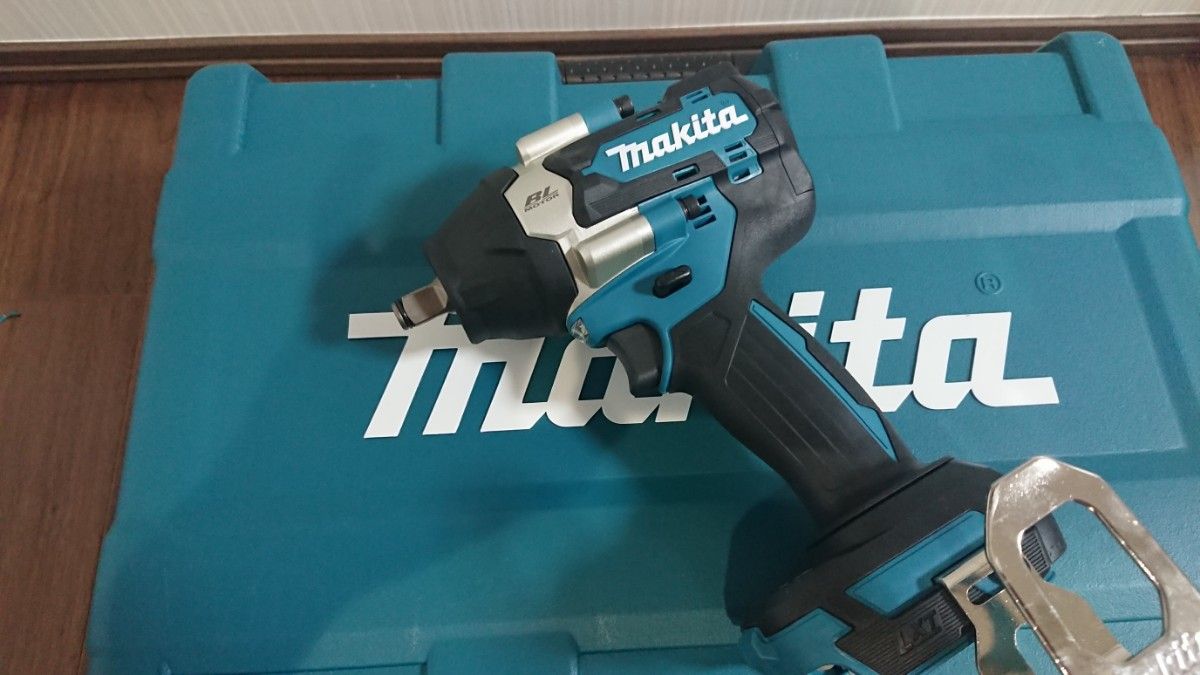 マキタ 充電式 18v インパクトレンチ TW700DRGX 本体+ケース 未使用