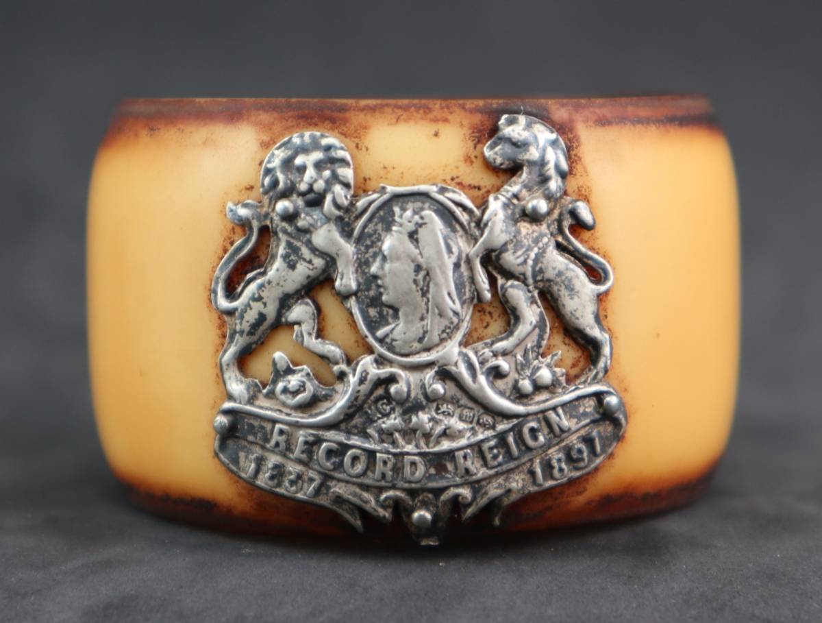 イギリス 時代物 Record reign 1837-1891 銀英國女王バッジ 環輪飾