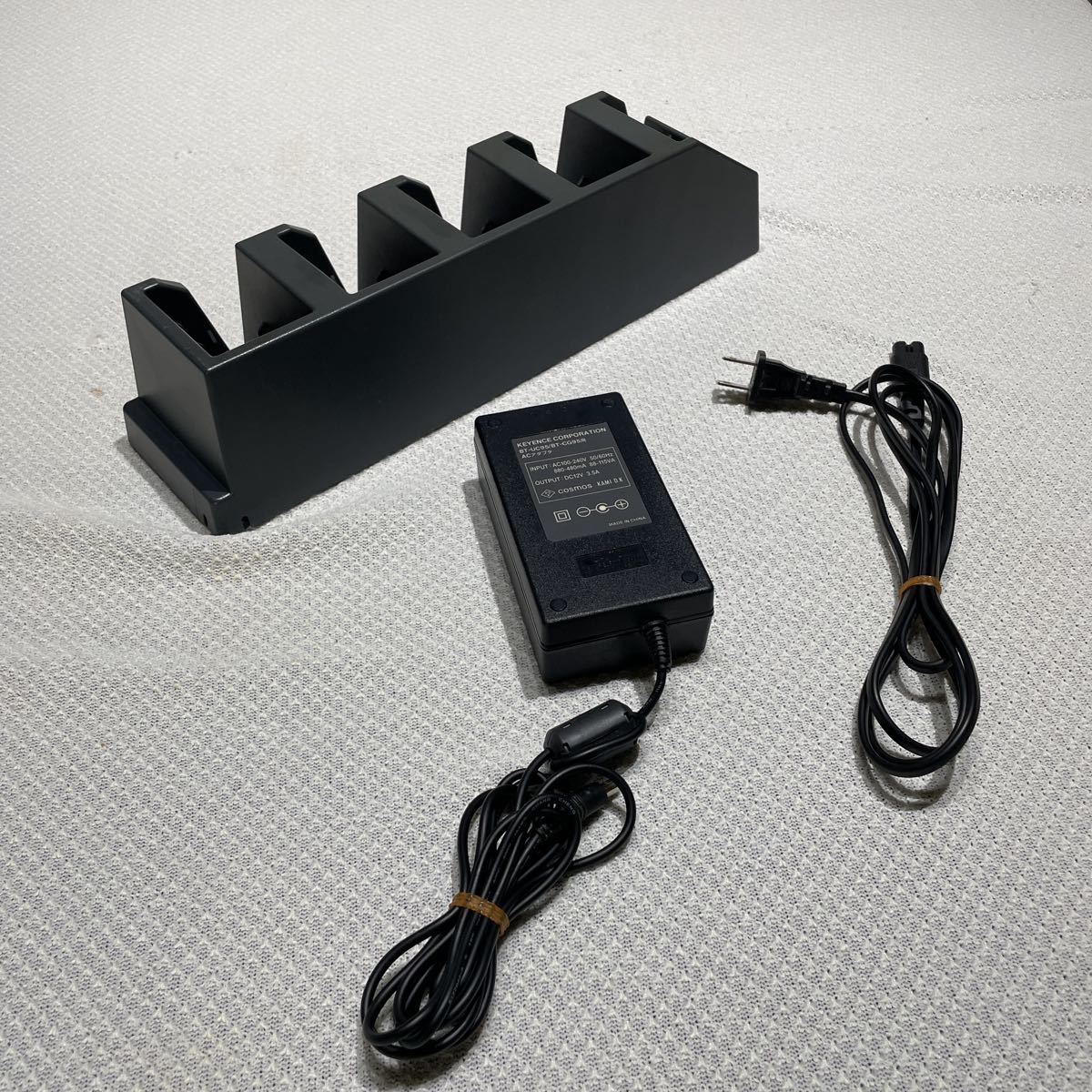 ④KEYENCE/キーエンス　BT-900用5連充電器　アダプターセット　中古品　簡易整備済　保証付_画像2