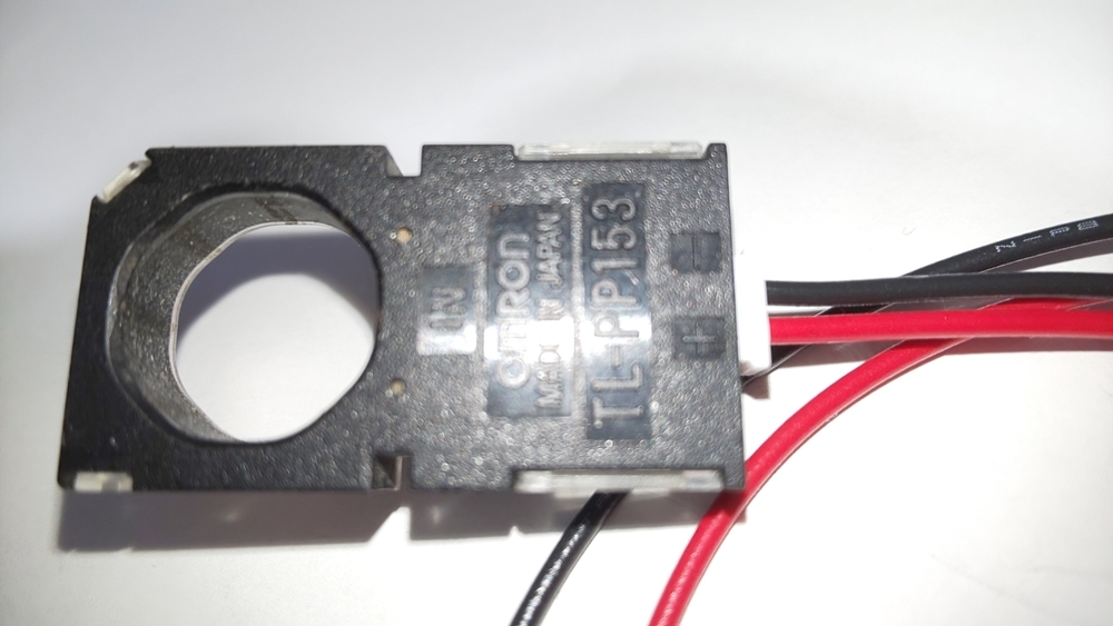オムロンアミューズメントTL-PP153 100個 パチンコ 貫通式通過センサー OMRON TL-PP153 貫通型近接スイッチ(パチンコ近接センサー)付