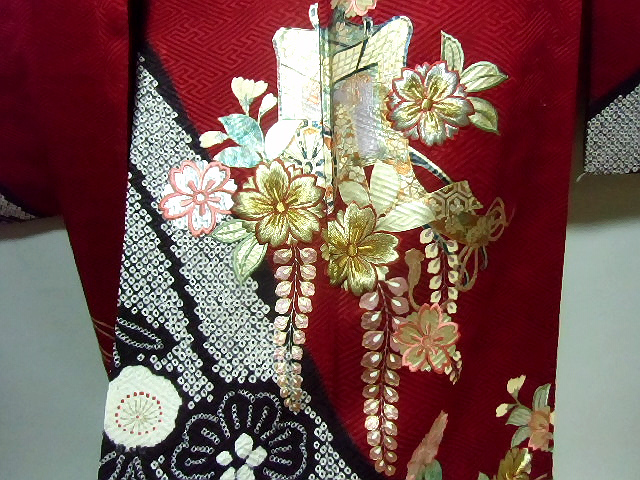 ■黒猫■★仕立て上がり 最高級振袖・ 刺繍・絞り 金彩加工 ★正絹★■_画像4