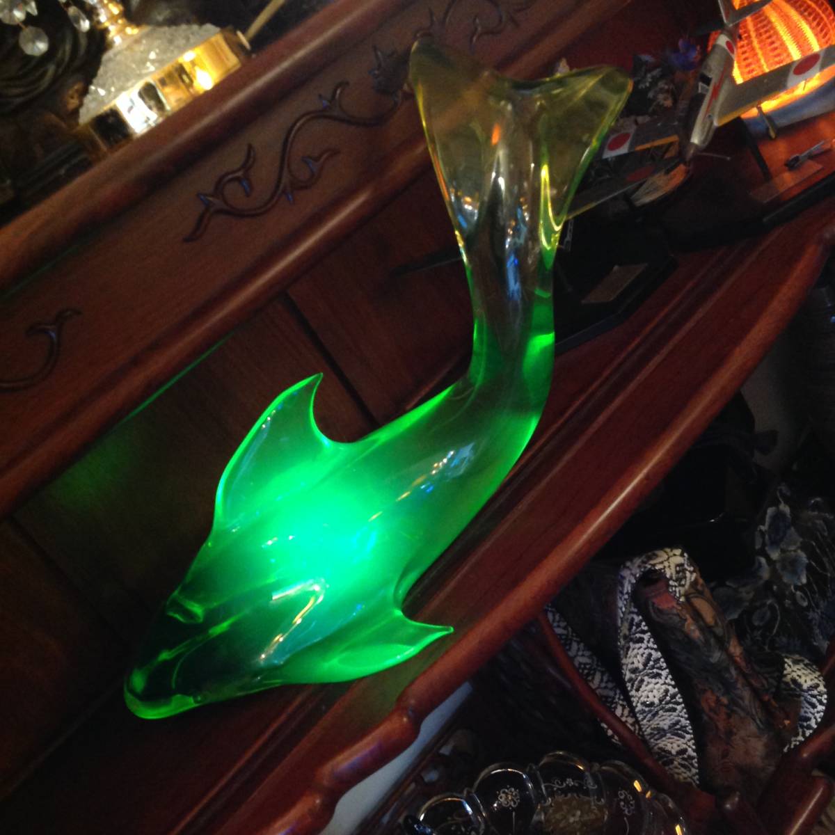 緑色 ガラス 置物 オブジェ 大型 鮫 全長約50cm 重さ約5kg