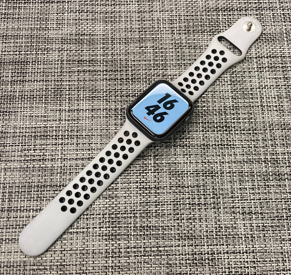 送料無料】中古品 Apple Watch Series5 44mm GPS+Cellular MWR92J/A
