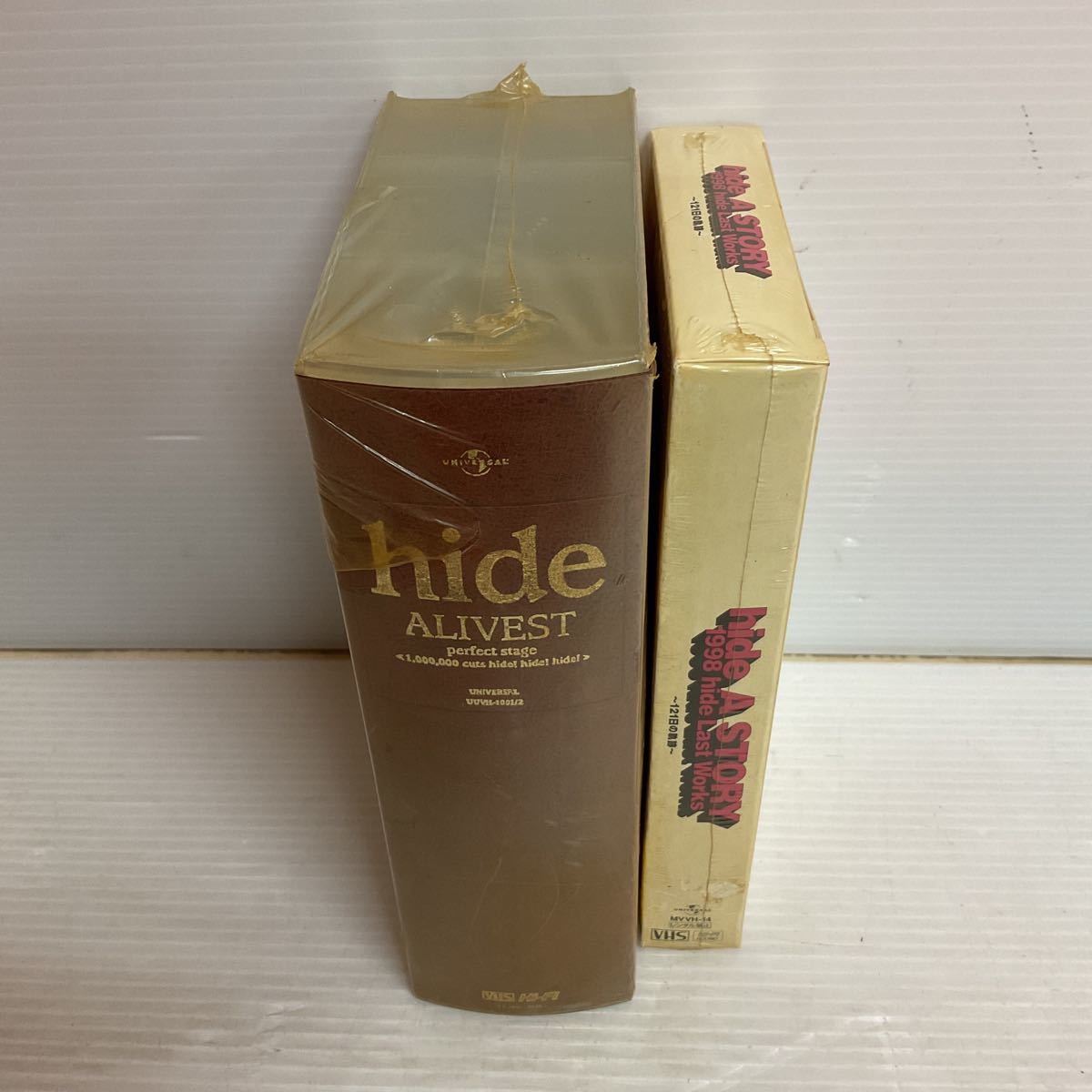 Ka2212 新品 未開封 VHS ビデオ hide A STORY 1998 hide Last Works hide ALIVEST 2本＋1本 計 3本セット_画像3