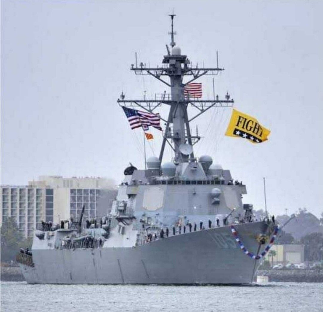 【★レア★米軍放出品、新品】US DDG105 DEWEY 船マーク付き金属コイン