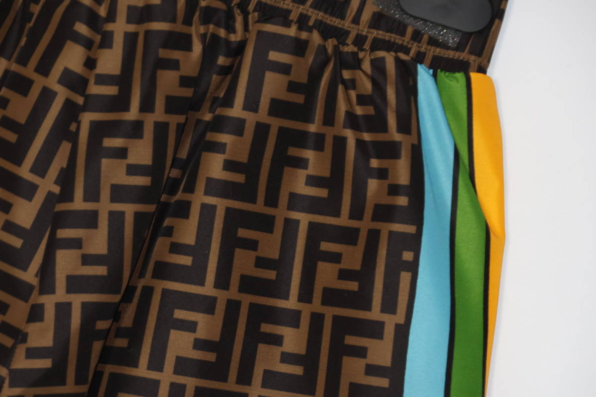 新品 22SS FENDI ショートパンツ ブラウンナイロン FF リバーシブル
