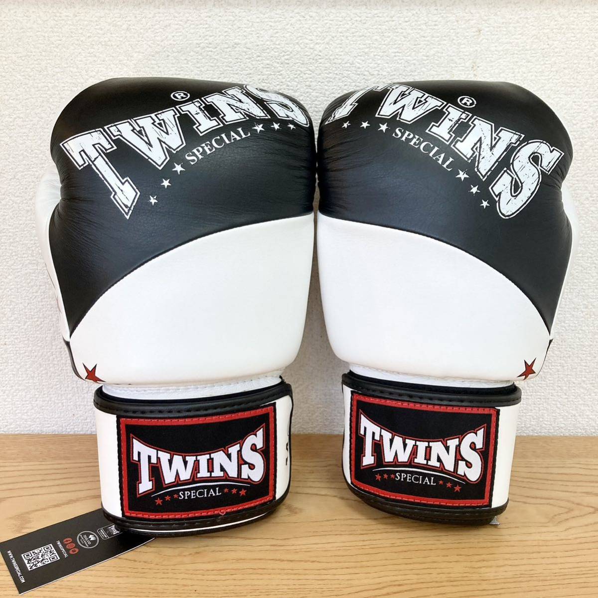 格安新品 【新品】Twins ツインズ 14oz ブラック ボクシンググローブ