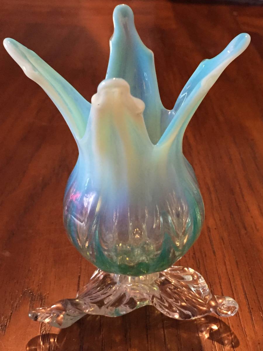 短期出品)(新品未開封) イギリス ヴィクトリアン ヴァセリンガラス ウランガラス 花器 強反応 ガラス