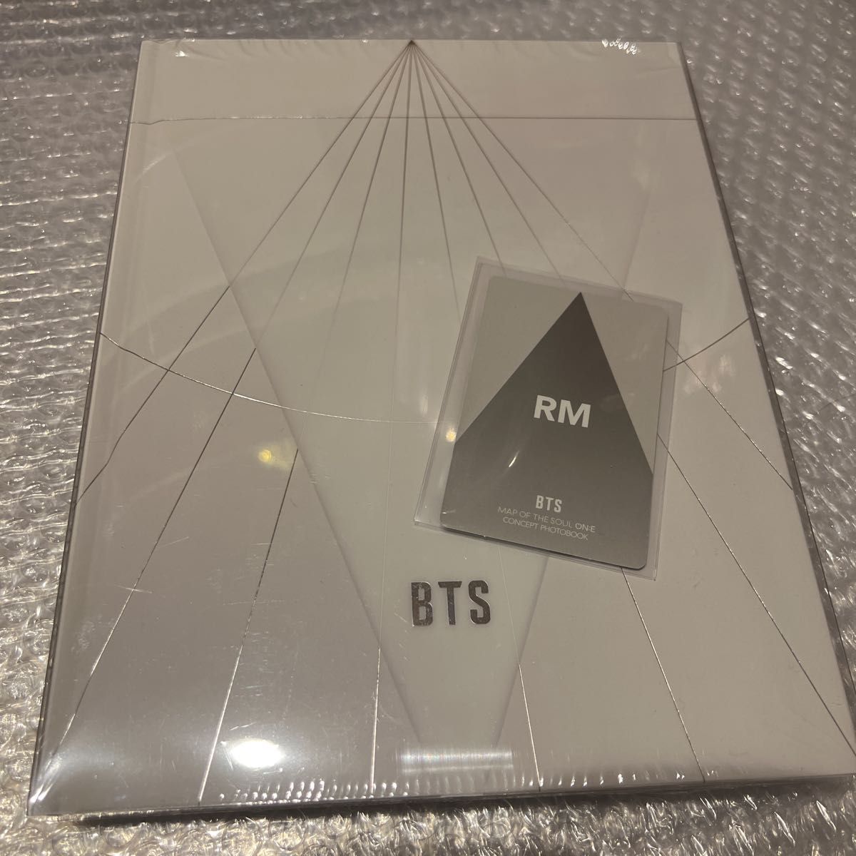 BTS mos ON:E concept photobook clue コンセプトフォトブック 写真集 抜けなし トレカ RM