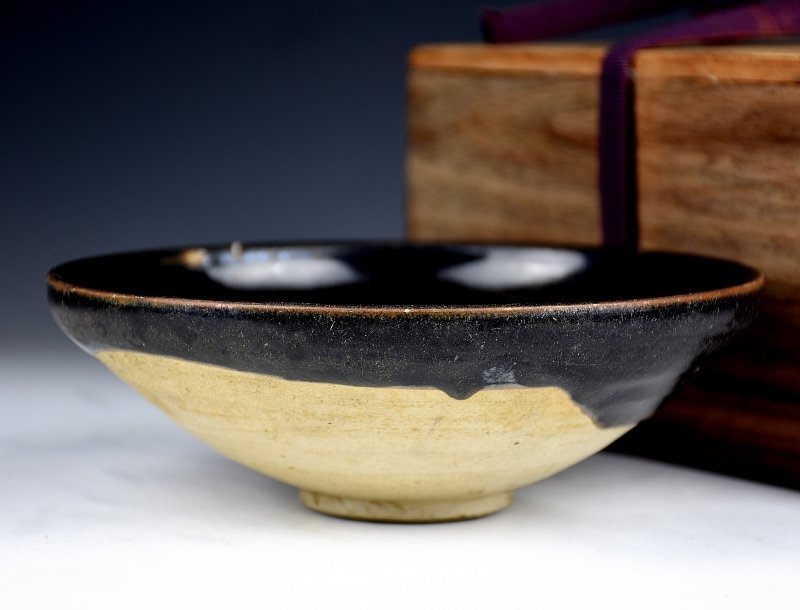 【蔵c5940】中国古美術　磁州窯　黒釉平碗　箱付き　宋～元代