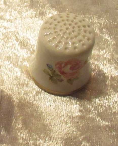 【雑貨】陶器の指ぬき4個セット サインあり『bone china Salamanca』スペイン ディスプレイ用品 インテリア用品_画像5