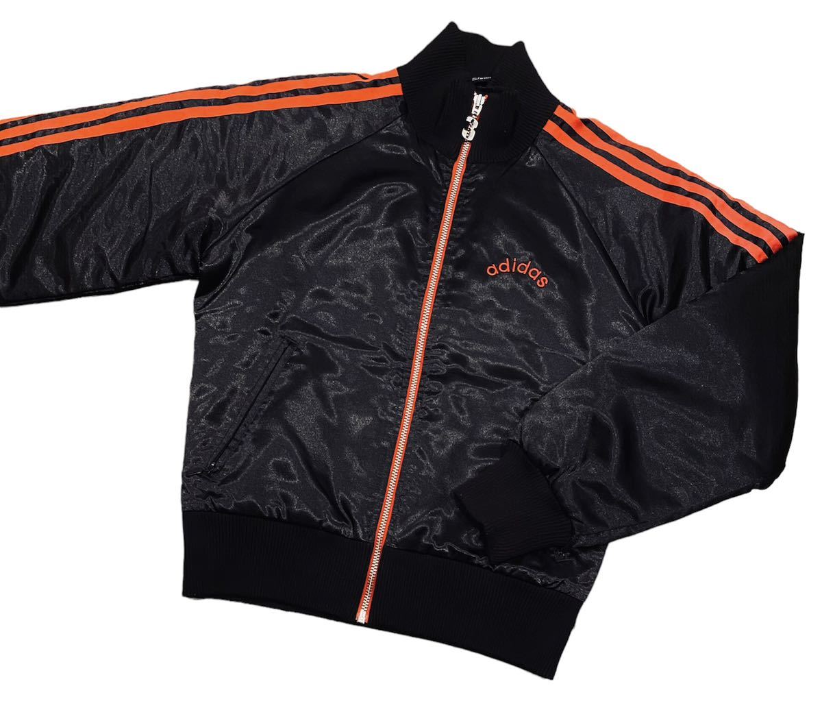 【入手困難】ADIDAS キルティングジャケット M 赤黒 希少品 美品 完売 スカジャン ナイロンジャケット レディース 人気 アディダス