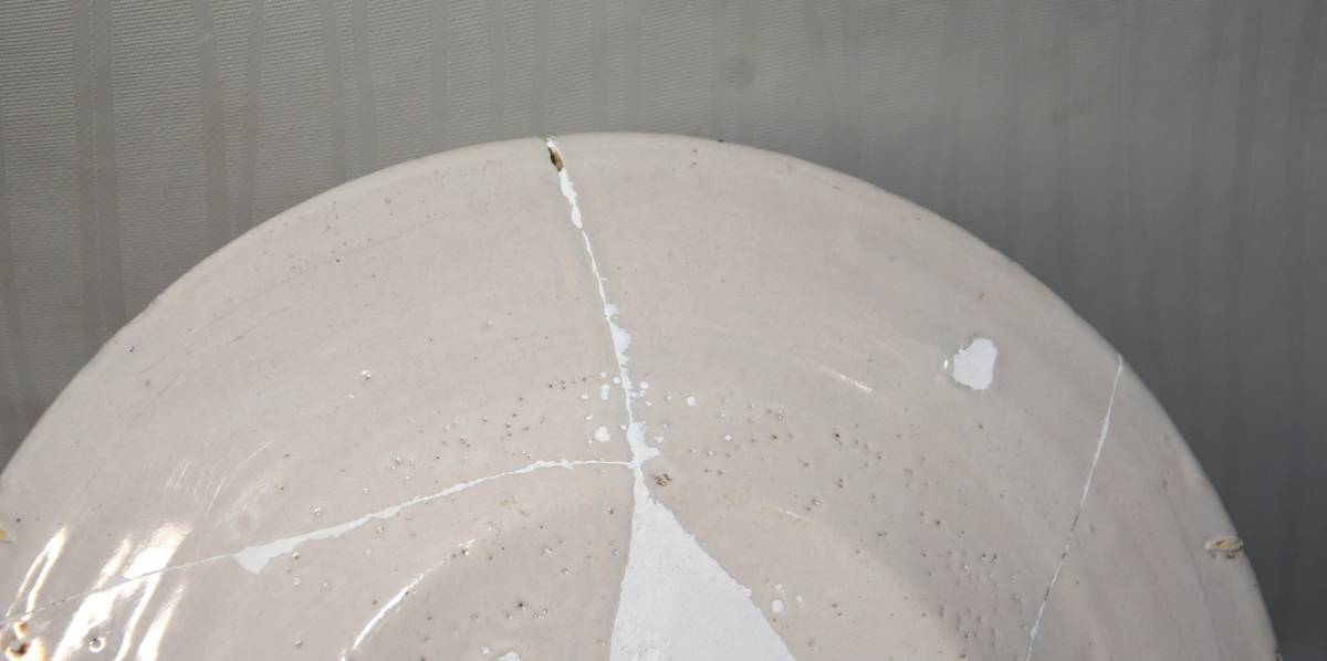 初荷です ◆17世紀 デルフト アンティーク 白磁皿 飾皿 石膏修理 ◆フチに何箇所か虫喰いあり オランダ焼 希少です 皿立は付きません_画像9