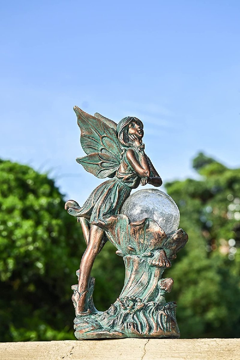 ソーラーガーデン 妖精彫像、屋外緑青ブロンズ風彫刻、ガラスグローブ付 庭の置物(輸入品_画像7