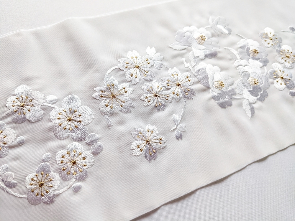 Silelly シルエリー 豪華刺繍半襟 天まで 花輪|Yahoo!フリマ Silelly シルエリー 豪華刺繍半襟 天まで 花輪|Yahoo!フリマ