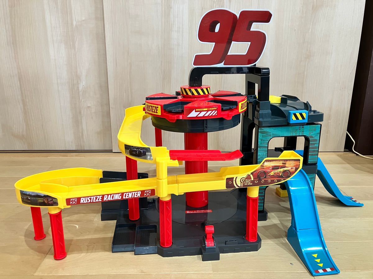 カーズトミカ 開店エレベーターレーシングセンター