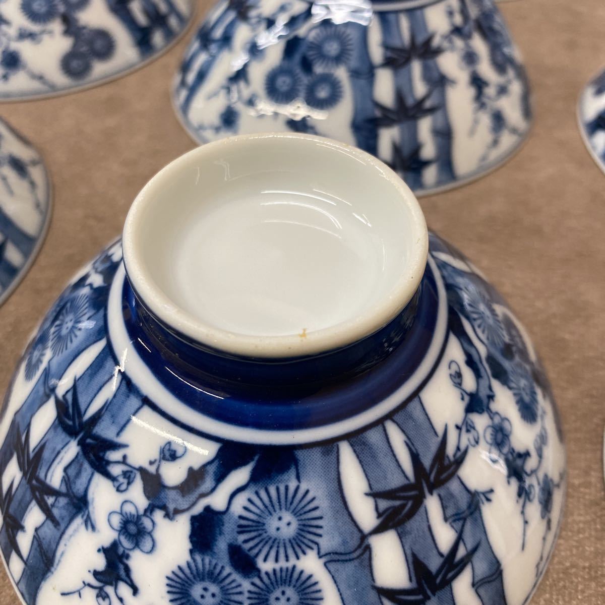 美品 染付？ お茶碗 20点 まとめて 美品 保管品 ご飯茶碗 和食器 大量 松竹梅 来客用 お食事処 料亭 旅館 民宿 おもてなし 飯碗_画像9