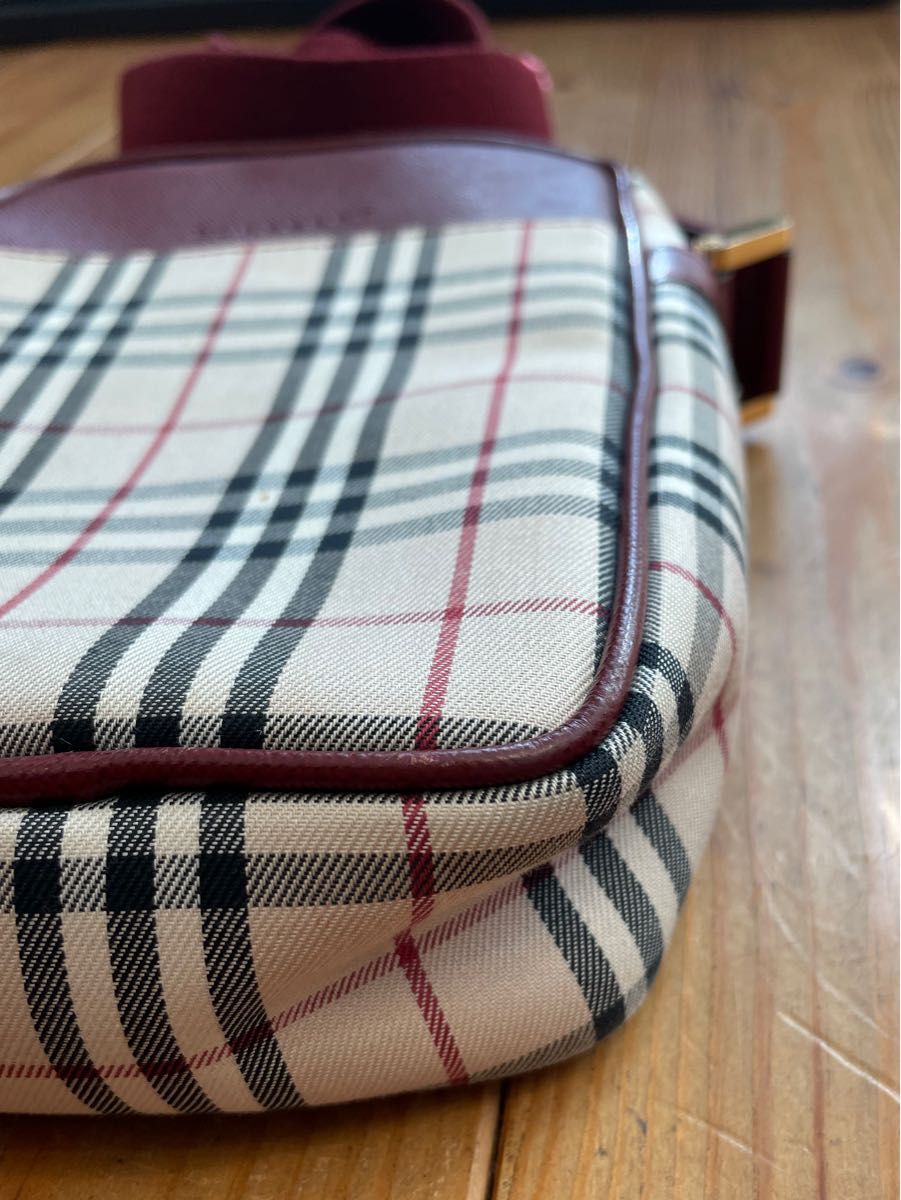 【美品】希少品　バーバリー BURBERRY ノバチェック ショルダーバッグ　ボルドー　販売終了品　ロゴ刻印タイプ