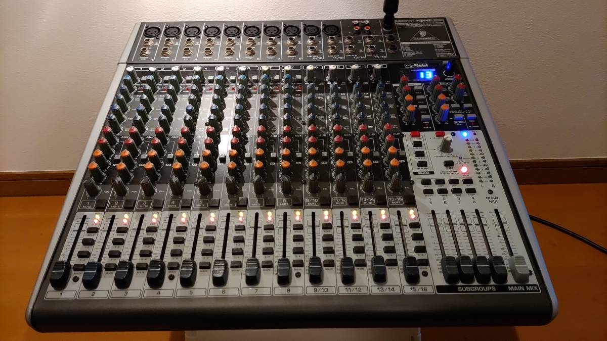 ヤフオク! - Behringer アナログミキサー 24チャンネル X2...