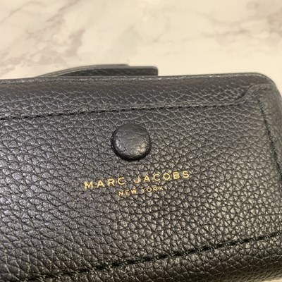 [1 goods limit ] Mark Jacobs purse black black Gold MARC BY MARC JACOBS #B258