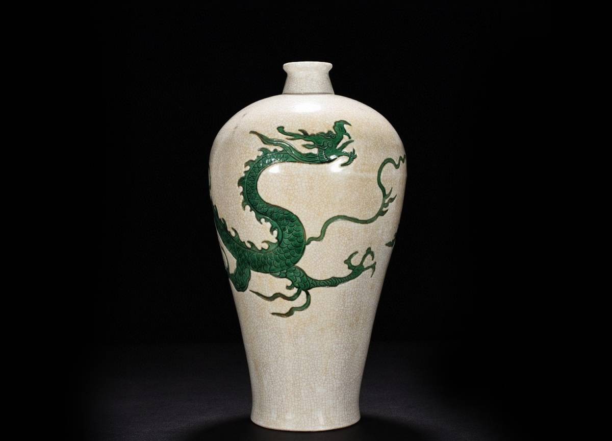 ◆明神◆極上珍品・中国・元時代・刻龍紋梅瓶・染付・時代物・案頭置物・古陶器・古董品・古美術