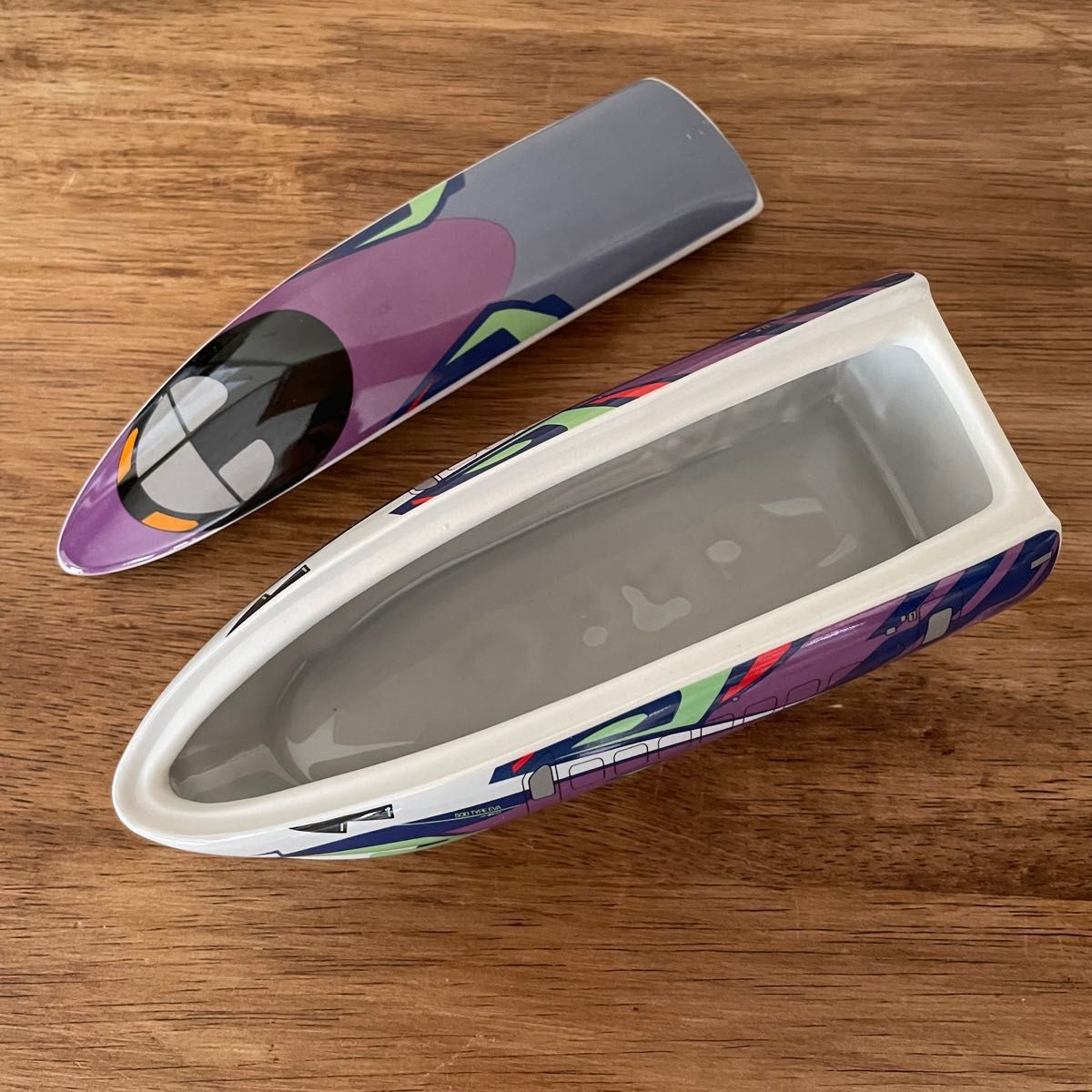 美品 エヴァンゲリオン お弁当箱 新幹線 駅弁 限定品 JR西日本 美品 エヴァンゲリオン お弁当箱 新幹線 駅弁 限定品 JR西日本
