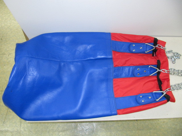 ほぼ新品 TWINS 本革製 ムエタイ式サンドバッグ 赤×青しま 中身なし キックボクシング、空手 サンドバッグ_画像5