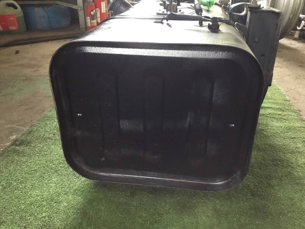 XZU341 日野 デュトロ 燃料タンク 100L ステー バンド付き I 22122 即日発送可 ヤフオク イスズ 99×50×51_画像8