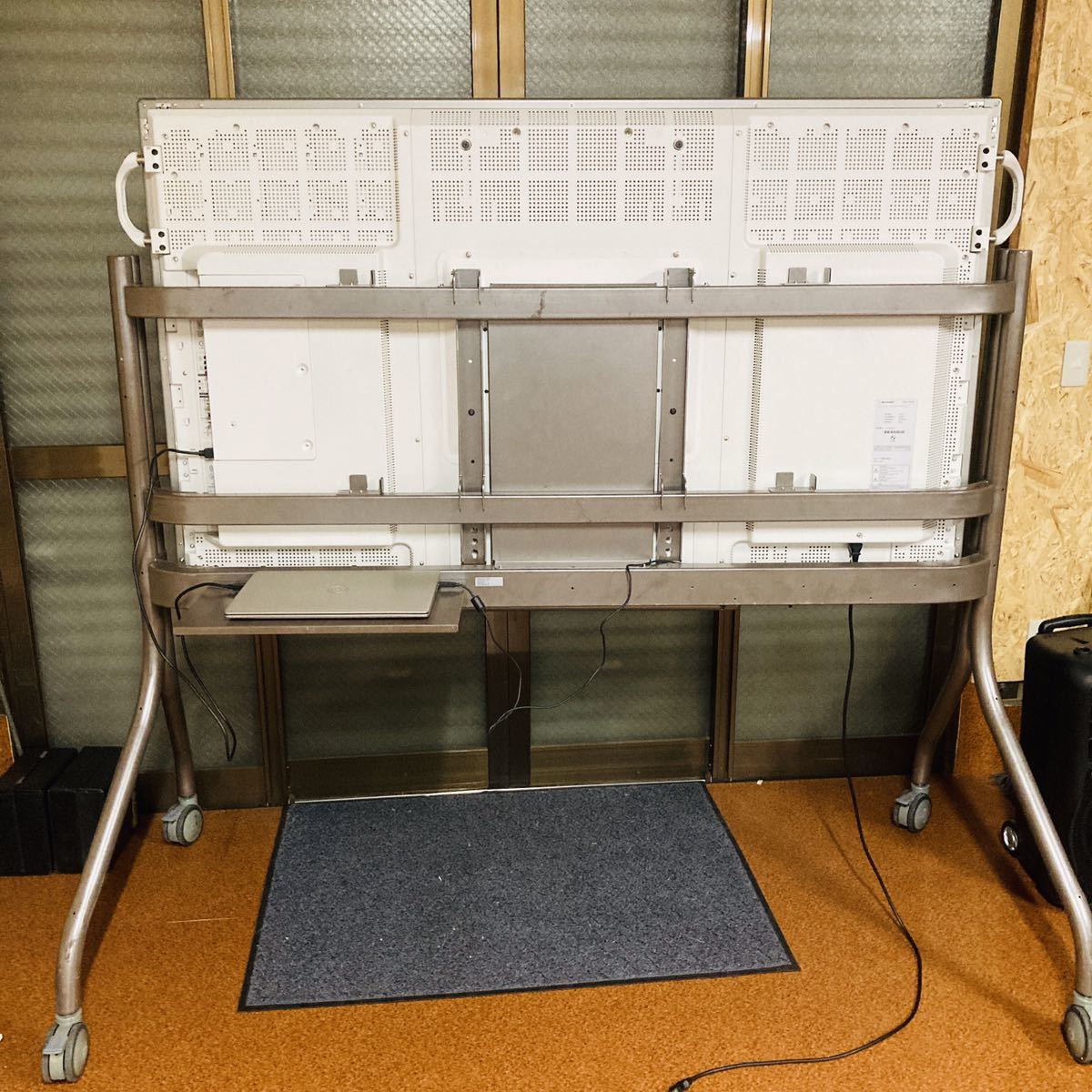 在庫処分 SHARP シャープ PN-L702B 70V型 BIGPAD タッチ 在庫処分 SHARP シャープ PN-L702B 70V型 BIGPAD タッチ