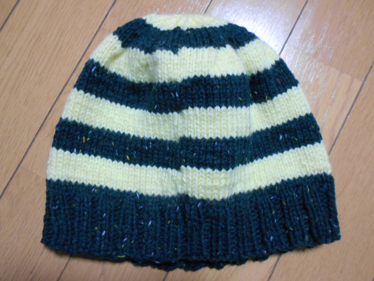手編みの帽子 薄黄色糸 深緑混ざり糸　定形外１４０円　新品_画像1