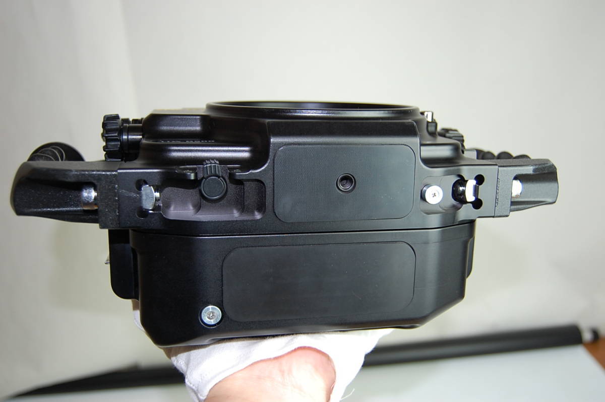 未使用展示品 SEA&SEA MDX-D500 水中 カメラハウジング Nikon ニコン カメラ D500 用 0.5× ファインダー 付き ハウジング 撮影機材_画像4