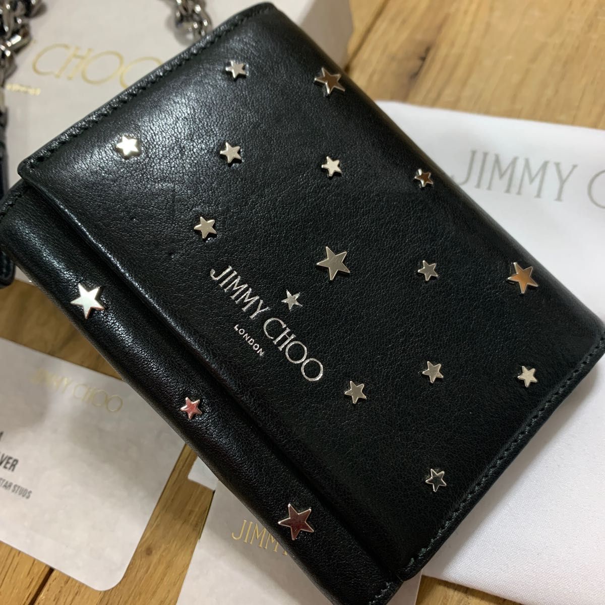 未使用 ジミーチュウ チェーン付きレザーウォレット(ブラック 未使用 ジミーチュウ チェーン付きレザーウォレット(ブラック
