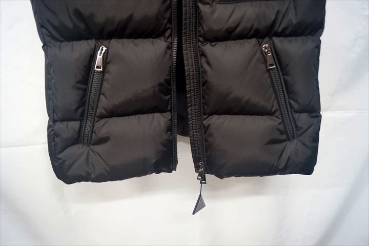 ◆ 美品 【 定価￥193.600 込み 】 MONCLER / モンクレール Bairon ファー付き ダウンベスト 【 サイズ：1 】 134462_画像7