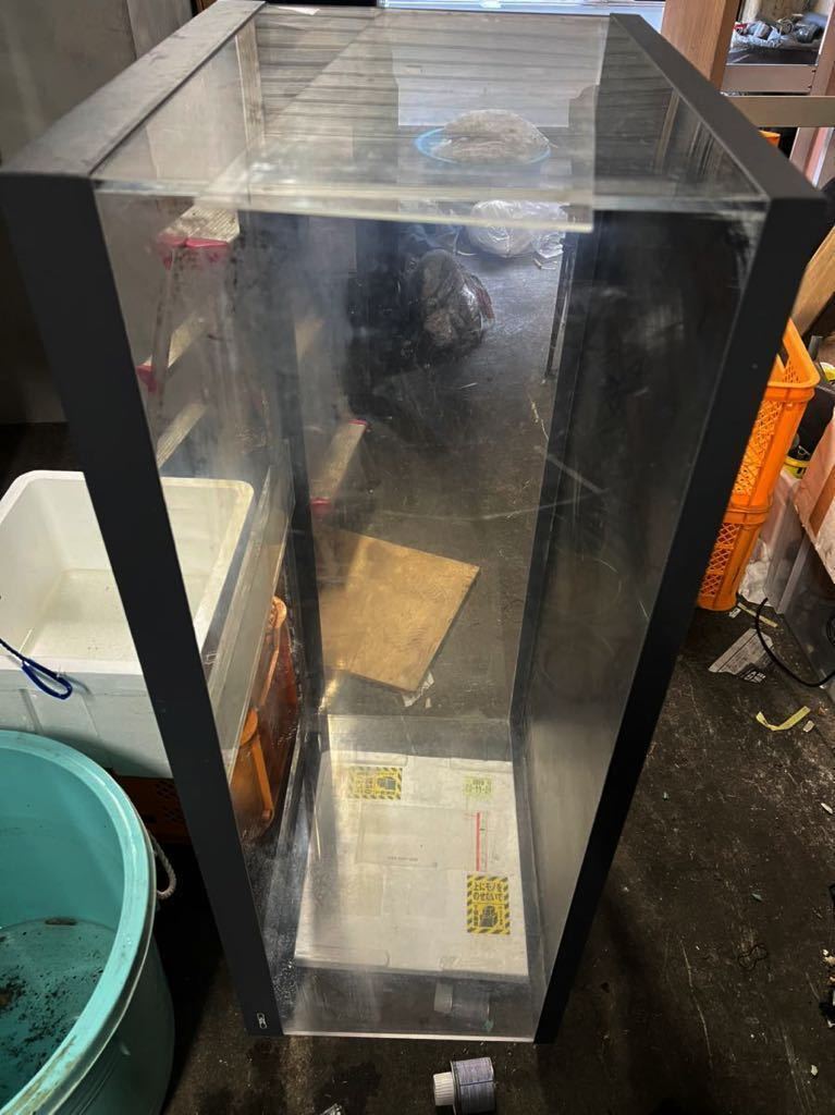 最新情報 アクリル水槽(1200×300×300)底面、背面黒マット - www