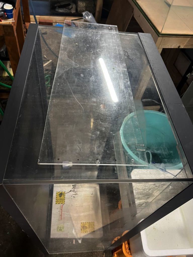 正規逆輸入品】 300サイズ- アクリル水槽(1200×300×300)底面、背面黒